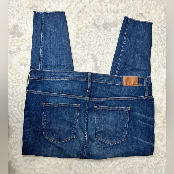 Madewell 9” High Rise Skinny Raw Hem Jeans - Picture 3 of 9
